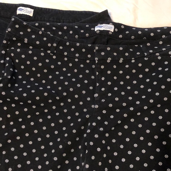 Old Navy pixie pants. Size 18. Black with white. - Picture 4 of 6